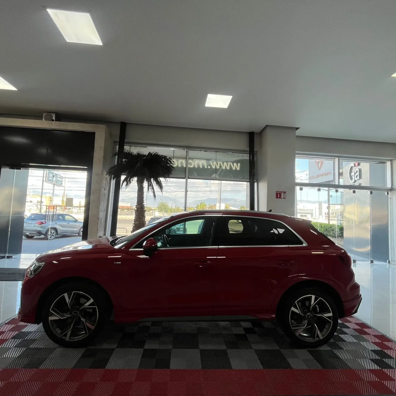 Audi Q3 S Line 2021, foto 2